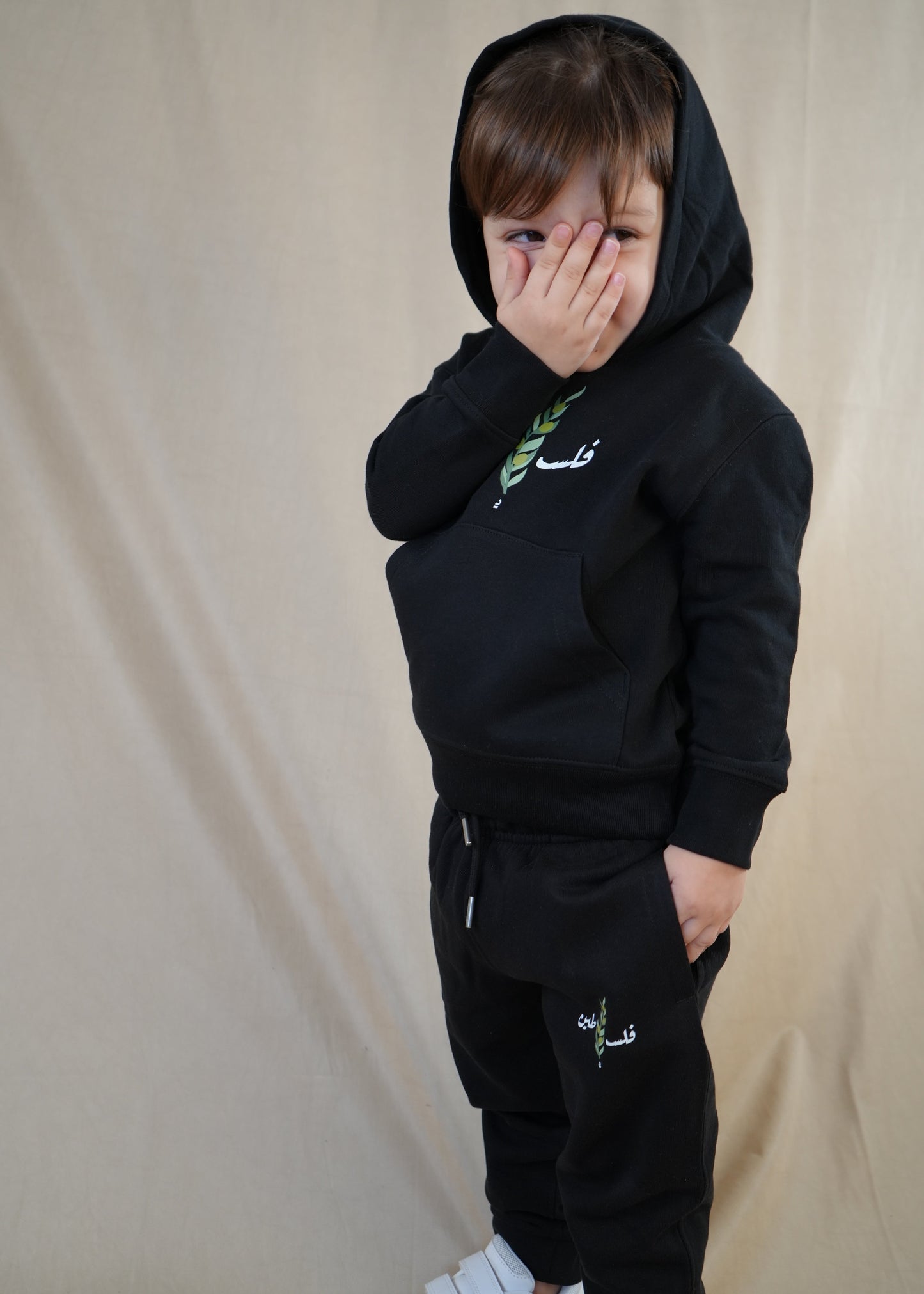 Olive Kinder Hoodie | Black | m/f
